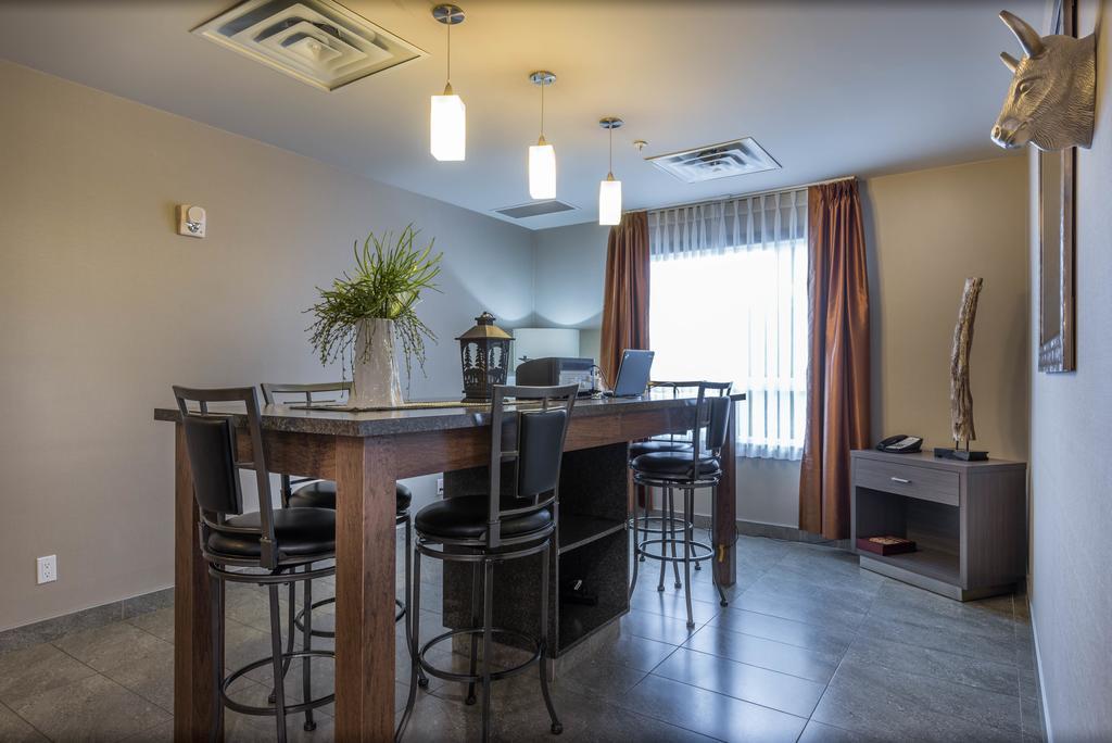 Timber Ridge Inn And Suites Fox Creek المظهر الخارجي الصورة