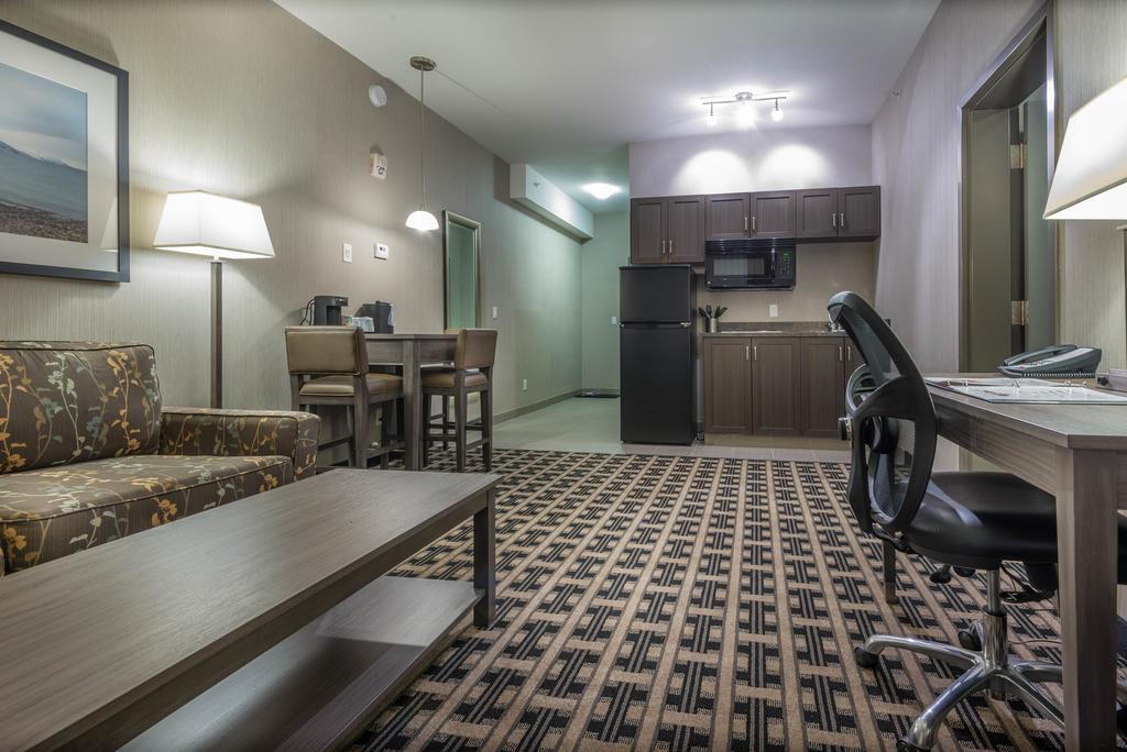 Timber Ridge Inn And Suites Fox Creek الغرفة الصورة